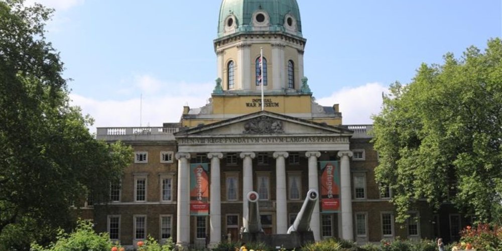 Restaurant Associates retains IWM contract